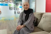 女星2次開顱手術！嘆「生命無常」剃度出家　這1事「突破傳統」曝近況