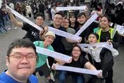 影/228嗆蔣萬安「殺人兇手」竟炫耀超嗨！四叉貓合照「做筆錄沒跟到好氣」
