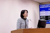 陳建仁讚陳吉仲做得很好！反遭王鴻薇狠打臉：連豬價都飆新高