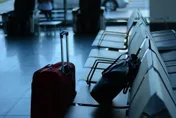 英國機場更新設備掃瞄技術升級　開放旅客攜帶2公升液體、過安檢無需拿出筆電