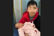冷凍13年喚醒胚胎！​這對「雙胞胎」年紀差一輪都「屬兔」