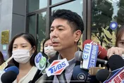 撇單親媽指控！荒山亮顫抖聲明「未違反性自主」　遭攙扶上車離開
