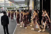 黑道春酒請辣妹迎賓…170人「來自這公司」價碼流出　她爆這些大咖也到場