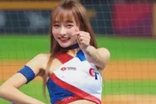 WBC棒球經典賽/「真襄！」啦啦隊女神曬「經典女孩」美照　甜美笑容為中華隊加油
