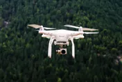 亂飛的下場！他在機場禁制區玩空拍機還囂張po網　遭罰30萬外加限制出境