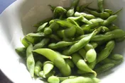 噁！市場大媽「用嘴巴剝毛豆」　超噁影片曝光