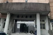 怎麼會是你！男蒙面搶劫前老闆還電擊痛毆　面罩遭掀身分洩底落荒逃
