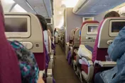 頭等艙乘客要求換位　竟引發2空服員大吵致飛機延誤2小時起飛