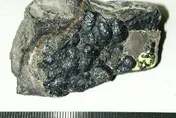 2.5公噸天然鈾不翼而飛　利比亞軍閥將領：在儲藏地5公里外找回