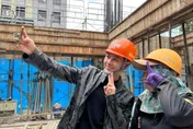 林志穎驚喜現身巡工地！「用受傷右手」舉手機自拍畫面曝