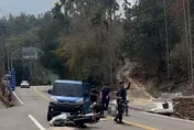 嘉義阿婆灣重大車禍！重機對撞林務局公務車遭「捲入車底」　騎士送醫不治
