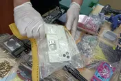 影/驚！「手機型槍枝」可擊發2顆子彈　高雄兵工廠藏大樓
