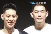 差點家庭失和！呂政儒愛妻趴沙發求「豪神」賞賜　林書豪調皮回：希望你老婆喜歡