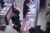 不對勁！「神秘豪客」擲千萬買光店內金條　機警店員果斷報警抓人