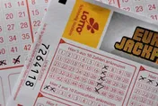 連5週買彩券養號「真的中頭獎」！情侶開心衝兌獎…卻因「1動作」痛失70億獎金