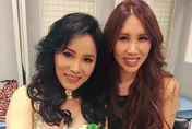 余苑綺病逝7個月...李亞萍首現身「含淚擁抱謝金燕」曝近況