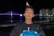 劉亞仁不躲了！被爆染4毒藏52天「首現身警局」憔悴到案說明