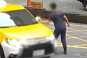 影/賭爛「巴蕊」外加比中指！汐止爆不滿小黃太靠近　竟1掌擊毀照後鏡