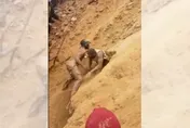 影/堪稱神救援！剛果金礦場坍塌　礦工徒手救出9人