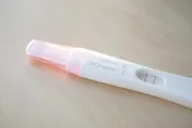 婦產科名醫曝「天真女孩」驗孕拿大便！苦主回應了