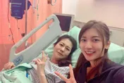 才爆紅就要退出？「炒飯妹」貼母女病床照悲吐原因　鄉民被「她」吸引卻秒歪樓