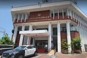 快訊/高雄工人慘遭「天車鋼索」擊中！當場失去生命跡象送醫搶救中
