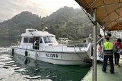 翡翠水庫南岸原住戶返鄉掃墓嘸路走！33年船長開專船接駁暖喊「秉持助親人心情」
