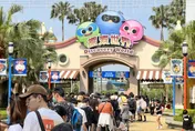 連假第3天！麗寶樂園入場人龍排逾300公尺　「排到你會哭」