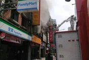 快訊/新北新店驚傳「鬍鬚張」失火　疑似排油煙管惹禍