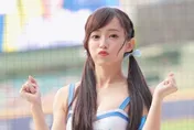 影/「富邦啦啦隊」不藏了！深V新戰袍掀球迷暴動　乳浪狂晃放送邪惡曲線