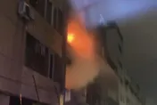 快訊/高雄透天厝大火「陽台烈焰噴竄」　撲滅後驚見夫妻不幸葬身火窟