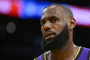 影/詹皇與湖人迷互噴！氣炸怒嗆Kobe鐵粉：別忘記我幫你拿一冠