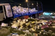 快訊/國1雲林西螺運魚車爆胎自撞　漁獲炸出「屍橫遍野」癱瘓國道