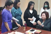 綠委批拍陳其邁馬屁　許銘春怒回：我不幹了可以吧！落淚離場