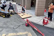 快訊／高雄小港工安意外釀1死！　工人高處隨吊車墜落送醫不治