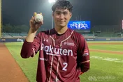 18歲捕手宋嘉翔驚天首轟　總教練大讚不簡單