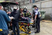 快訊/禍不單行！高雄工人焊接遭吊車撞擊　「鋼筋驚悚插腹」外加右手骨折