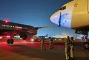 快訊/長榮空巴機翼插入波音機鼻　深夜拖行出包、主管職務暫停