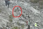 毛骨悚然！關山「二戰軍盔男」入鏡？　真相是登山客灰白裝