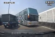 影/轉角遇見大鯨魚！他過彎「龐然大物逆向迎面」…猛踩煞車國罵連噴：X你娘