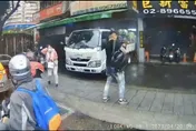 背景曝光！衝鋒槍掃射土城當舖 51槍後投案　17歲槍手父因案在監由嬤帶大