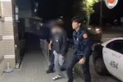 街頭穿黑絲女裝露鳥嚇熟女　變態男騎機車逃逸露餡遭逮
