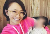 45歲侯怡君砸百萬試管求子　深夜突曬嬰兒照「又抱又親」喊：我女兒！