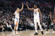影/搶先聽牌！杜蘭特、布克聯手奪61分　太陽輕取快艇連拿3勝