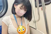 短髮OL搭捷運睡翻！「胸前鈕扣」爆開洩Q彈乳　本人IG神到了