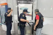 快訊/倒數中！神秘客恐嚇基隆車站放8顆炸彈「15:25準時引爆」　鐵警緊急搜索中