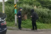 影/「黑衣蒙面男」尾隨跟蹤4小時！企鵝妹環島行嚇壞　警到場竟還被他譙粗話
