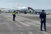 影/陸籍航班驚傳「機上疑有爆裂物」！桃機緊急關閉南跑道