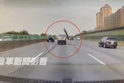 影/飛來橫禍！國道天降鐵鉤砸破擋風玻璃　車主：根本絕命終結站！