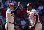 影/二刀流齊發！勝投+猛打賞　大谷翔平再創107年神紀錄